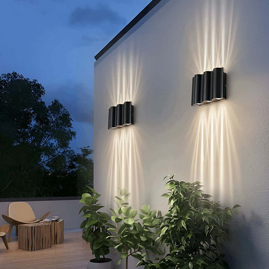 Onda Up & Down Outdoor Wall Light | Wavy Die-Cast Aluminum LED